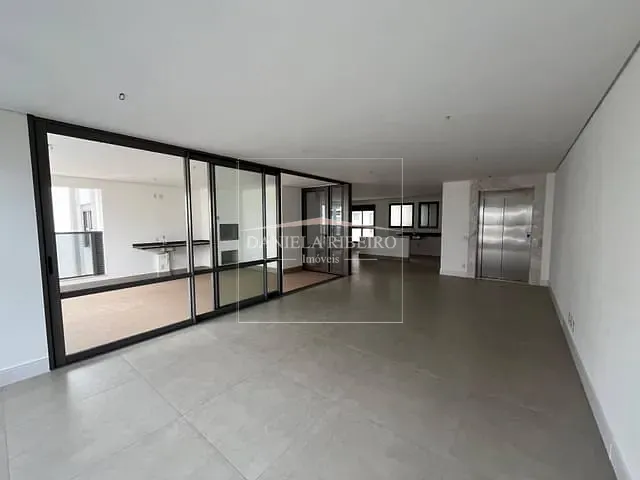 Apartamento 3 quartos e 5 banheiros, à venda, no bairro Santa Rosa em Londrina
