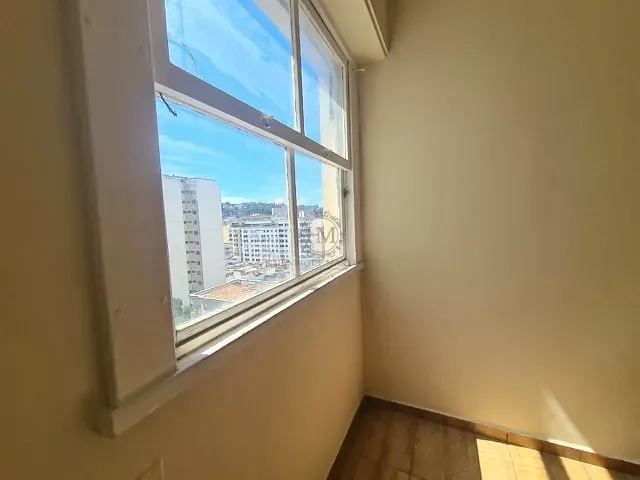 Apartamento com 37m² 1 quarto e 1 banheiro, à venda, no bairro Catete em Rio de Janeiro