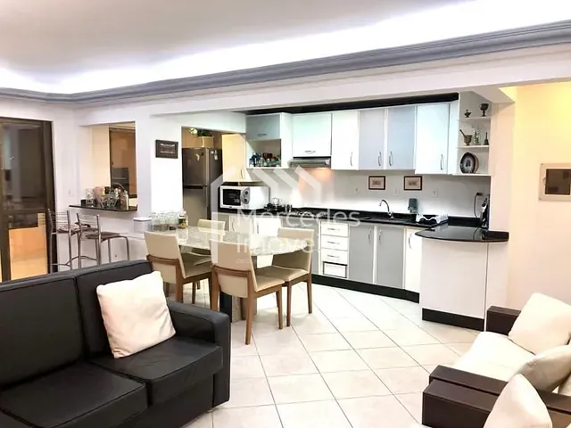 Apartamento com 188m² 2 quartos e 2 banheiros, à venda, no bairro Pioneiros em Balneário Camboriú