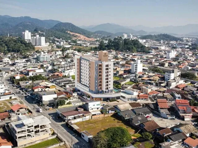Apartamento 2 quartos e 1 banheiro, à venda, no bairro Lídia Duarte em Camboriú