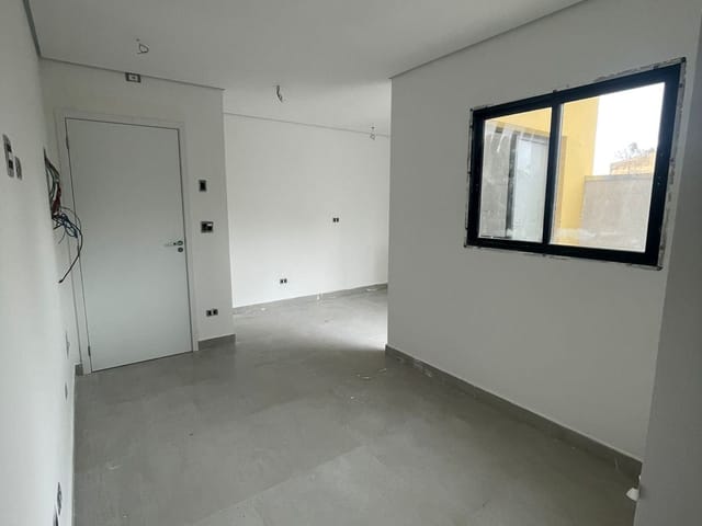 Apartamento 2 quartos e 2 banheiros, à venda ou para alugar, no bairro Vila São Pedro em Santo André