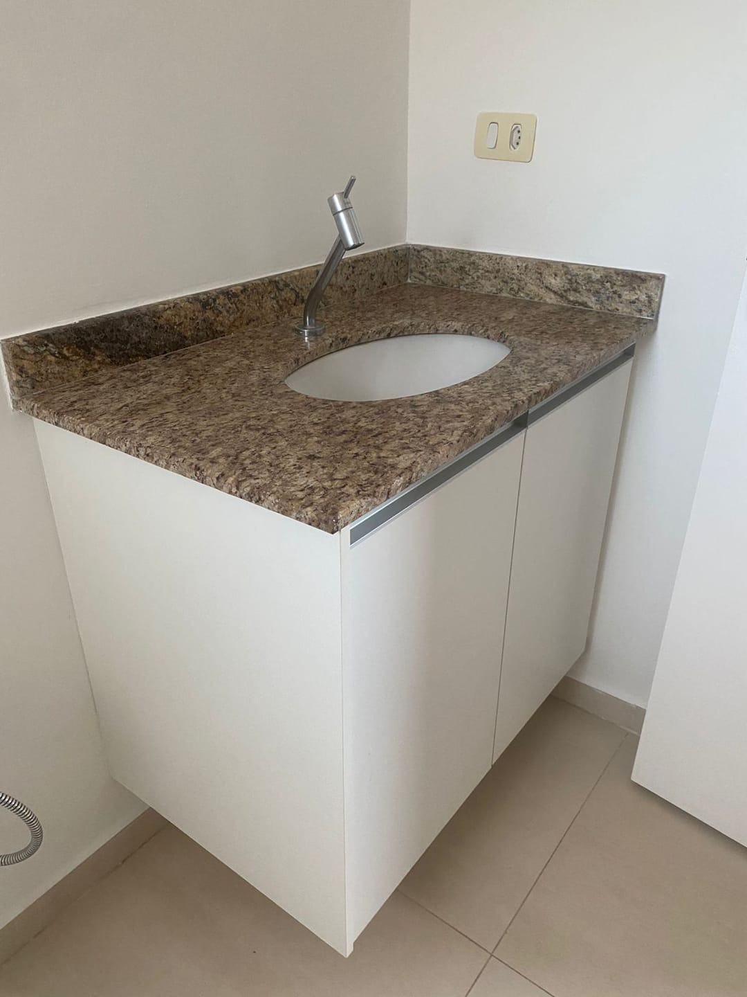 Apartamento à venda com 2 quartos, 70m² - Foto 4