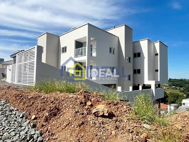 Apartamento com 85m² 3 quartos e 1 banheiro, à venda, no bairro Parque de Exposições em Concórdia