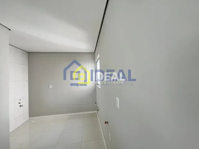 Apartamento com 85m² 3 quartos e 1 banheiro, à venda, no bairro Parque de Exposições em Concórdia