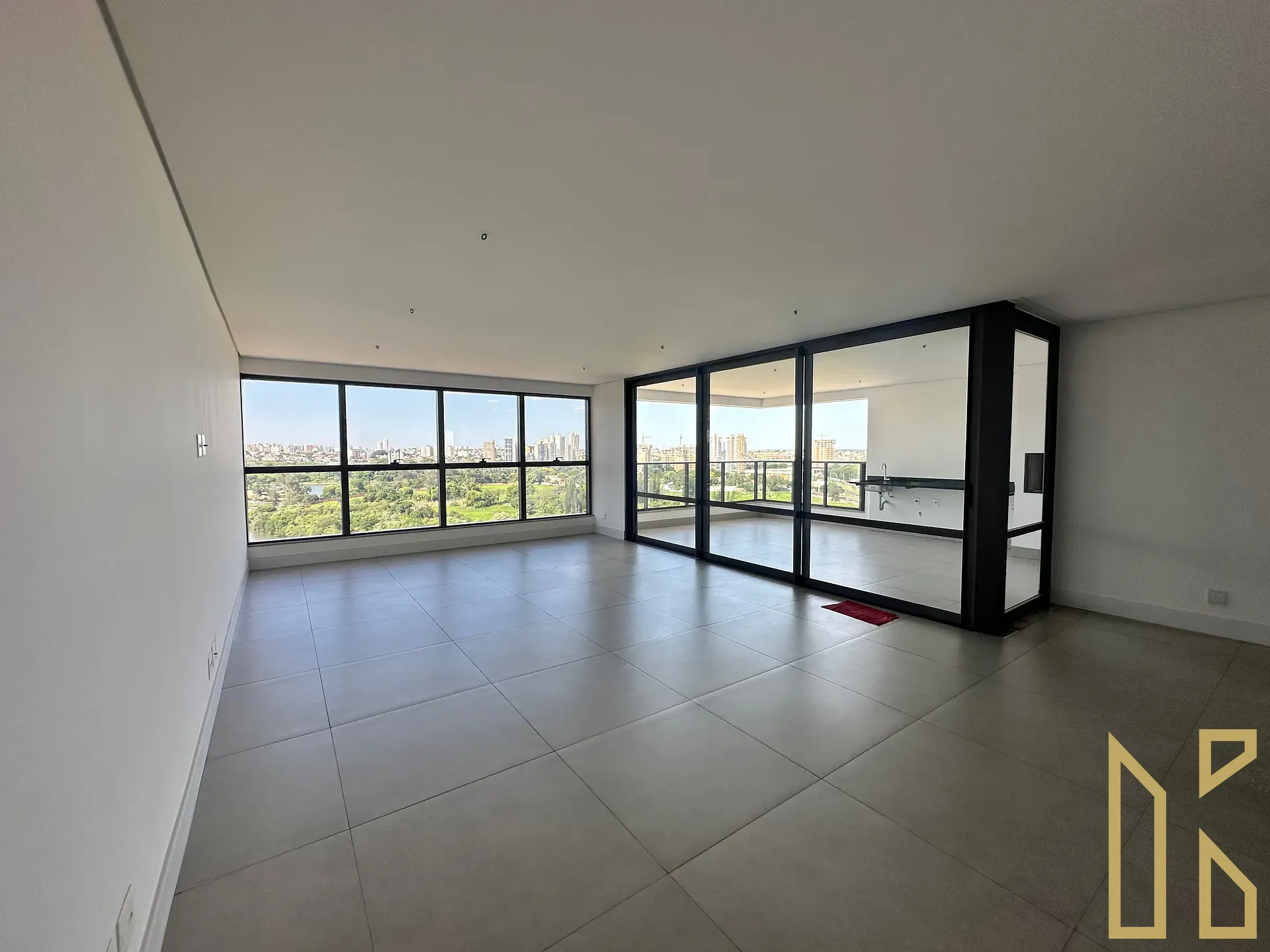 Apartamento, 3 quartos, 232 m² - Foto 1