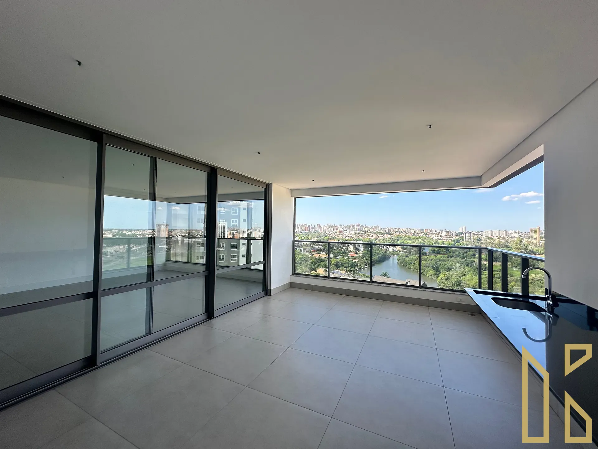 Apartamento, 3 quartos, 232 m² - Foto 2