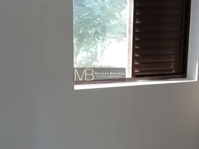 Apartamento 3 quartos e 1 banheiro, à venda, no bairro Antares em Londrina