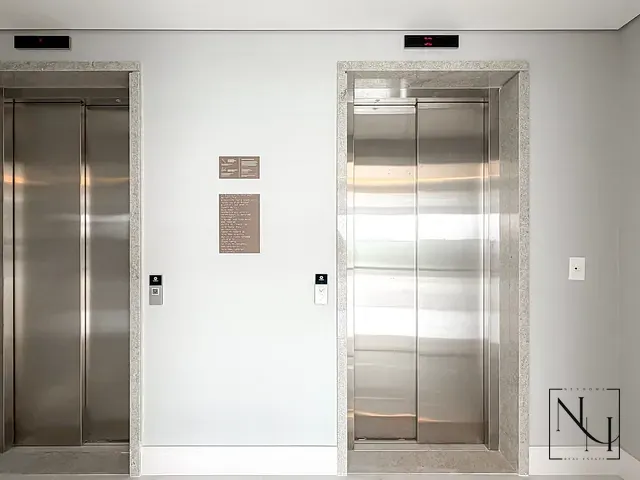 Apartamento com 330m² 4 quartos e 6 banheiros, à venda ou para alugar, no bairro Jardim Fonte do Morumbi em São Paulo