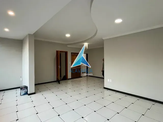 Apartamento com 241m² 3 quartos e 3 banheiros, para alugar, no bairro Centro em Governador Valadares