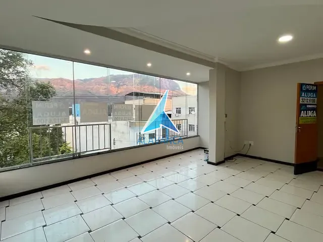 Apartamento com 241m² 3 quartos e 3 banheiros, para alugar, no bairro Centro em Governador Valadares