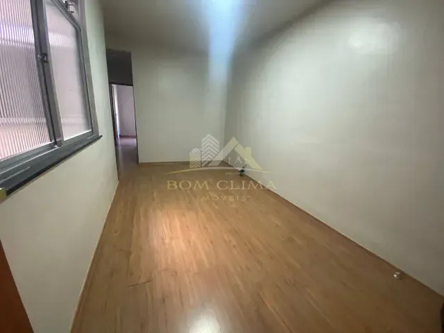 Apartamento com 73m² 3 quartos e 1 banheiro, para alugar, no bairro Bandeirantes em Juiz de Fora