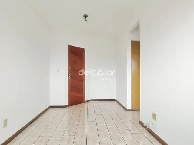 Apartamento com 50m² 2 quartos e 1 banheiro, para alugar, no bairro Candelária em Belo Horizonte