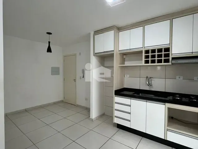 Apartamento 2 quartos e 1 banheiro, à venda ou para alugar, no bairro Centro em Rolândia