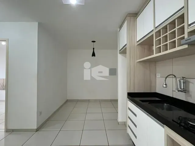 Apartamento 2 quartos e 1 banheiro, à venda ou para alugar, no bairro Centro em Rolândia