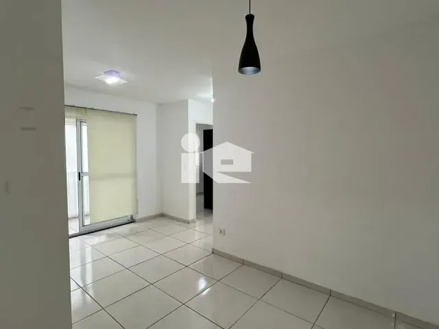 Apartamento 2 quartos e 1 banheiro, à venda, no bairro Centro em Rolândia