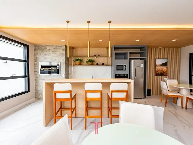 Apartamento com 60m² 2 quartos e 1 banheiro, à venda, no bairro Capão Raso em Curitiba
