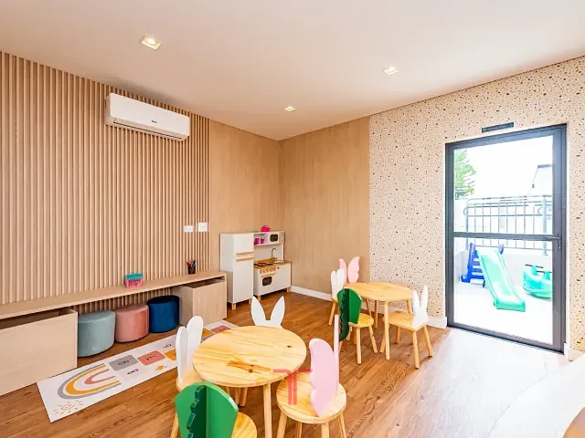 Apartamento com 60m² 2 quartos e 1 banheiro, à venda, no bairro Capão Raso em Curitiba