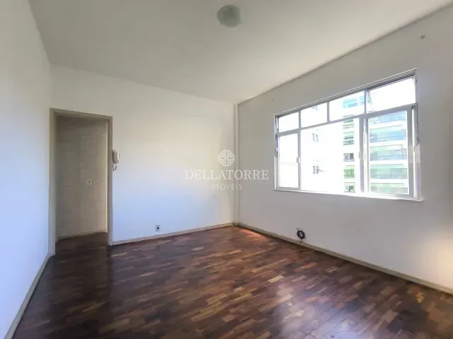 Apartamento 1 quarto e 2 banheiros, à venda, no bairro Nossa Senhora de Fátima em Teresópolis