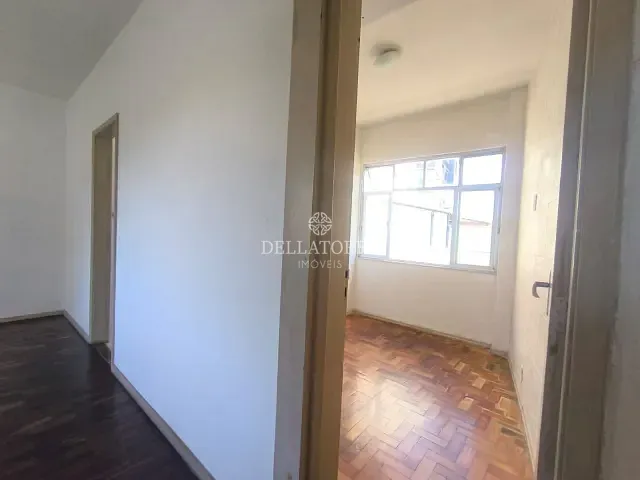 Apartamento 1 quarto e 2 banheiros, à venda, no bairro Nossa Senhora de Fátima em Teresópolis