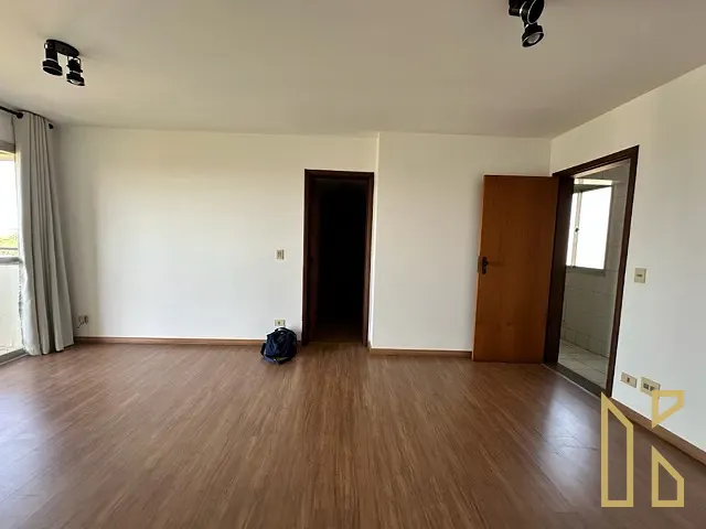 Apartamento 3 quartos e 3 banheiros, à venda, no bairro Cláudia em Londrina