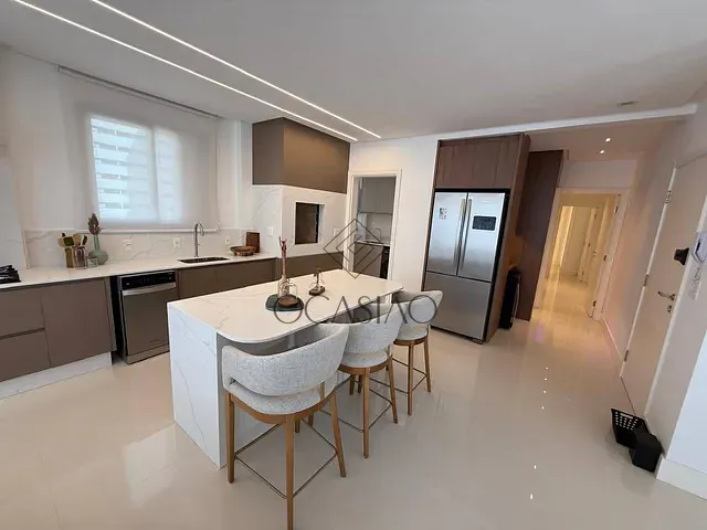 Apartamento 3 quartos e 4 banheiros, à venda, no bairro Centro em Balneário Camboriú