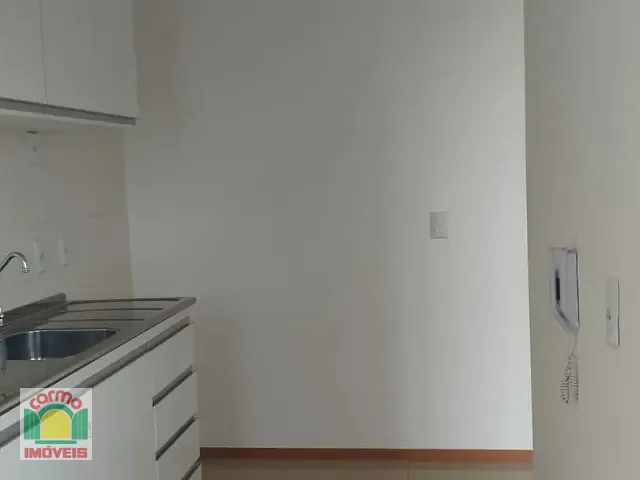 Apartamento 2 quartos e 2 banheiros, para alugar, no bairro Cidade Jardim em Anápolis
