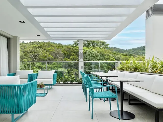 Apartamento 3 quartos e 4 banheiros, à venda, no bairro Cacupé em Florianópolis