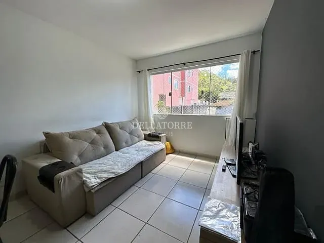 Apartamento 2 quartos e 1 banheiro, à venda, no bairro São Pedro em Teresópolis
