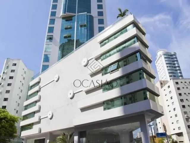 Apartamento com 190m² 3 quartos e 4 banheiros, à venda, no bairro Centro em Balneário Camboriú
