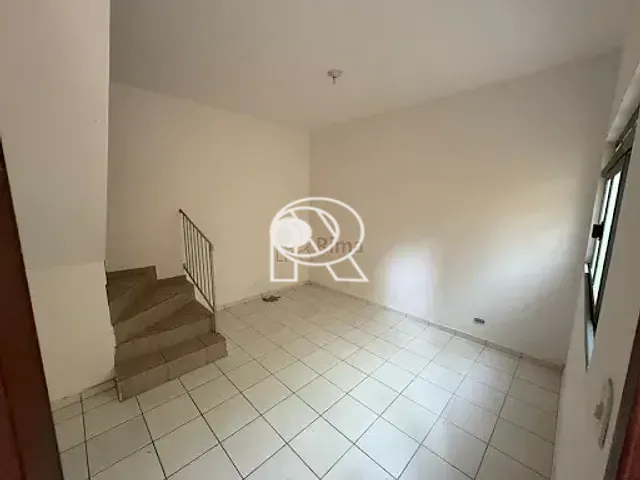 Apartamento 2 quartos e 1 banheiro, para alugar, no bairro Vila Ribeiropolis em Registro