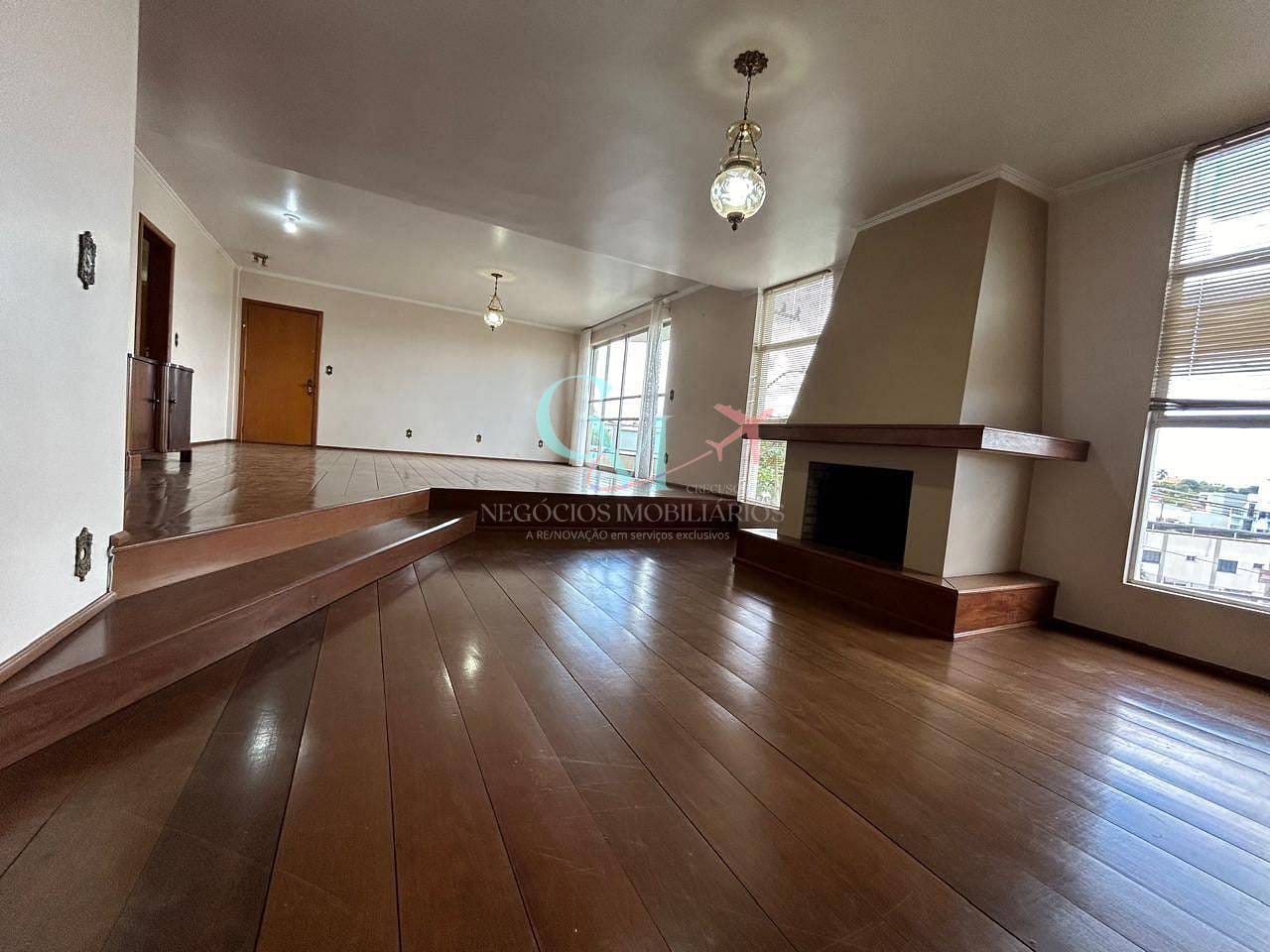 Apartamento à venda com 3 quartos, 208m² - Foto 1