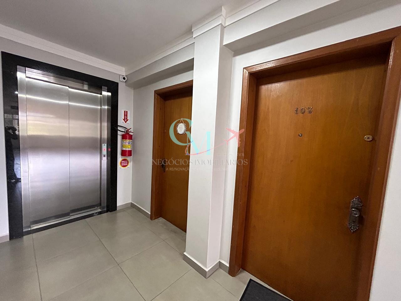 Apartamento à venda com 3 quartos, 208m² - Foto 9
