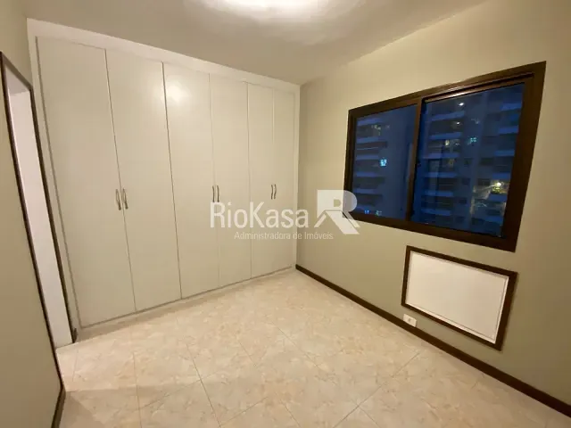 Apartamento 2 quartos e 2 banheiros, para alugar, no bairro Barra da Tijuca em Rio de Janeiro
