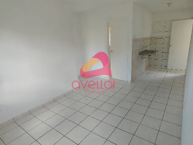 Apartamento 2 quartos e 1 banheiro, para alugar, no bairro Várzea em Recife
