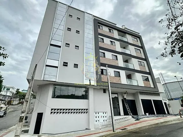 Apartamento com 183m² 3 quartos e 2 banheiros, à venda, no bairro Ariribá em Balneário Camboriú