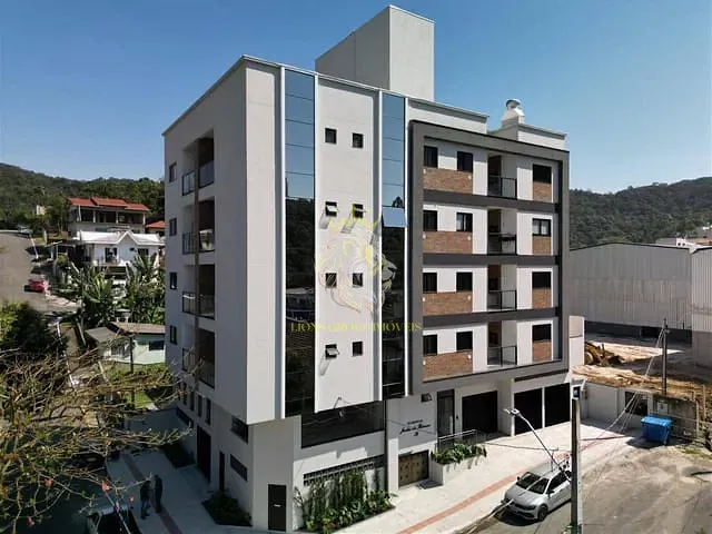Apartamento com 183m² 3 quartos e 2 banheiros, à venda, no bairro Ariribá em Balneário Camboriú