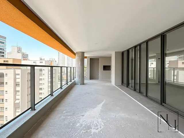 Apartamento com 205m² 4 quartos e 5 banheiros, à venda, no bairro Brooklin Paulista em São Paulo