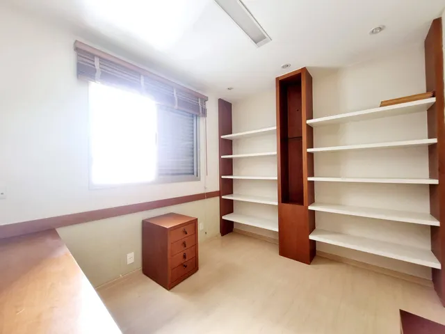 Apartamento com 200m² 3 quartos e 2 banheiros, para alugar, no bairro Gleba Fazenda Palhano em Londrina