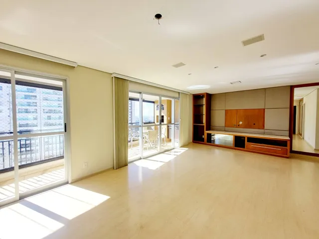 Apartamento com 200m² 3 quartos e 2 banheiros, para alugar, no bairro Gleba Fazenda Palhano em Londrina