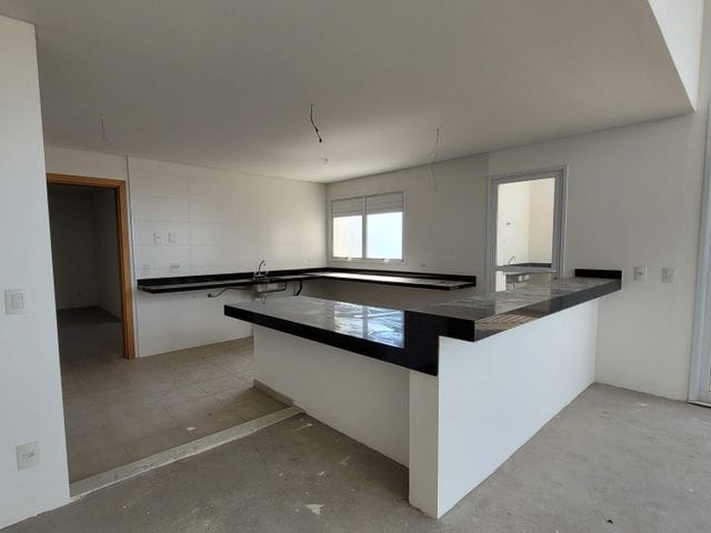 Apartamento com 360m² 4 quartos e 4 banheiros, à venda, no bairro Loteamento Residencial e Comercial Bosque Flamboyant em Taubaté
