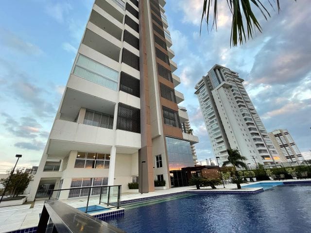 Apartamento com 360m² 4 quartos e 4 banheiros, à venda, no bairro Loteamento Residencial e Comercial Bosque Flamboyant em Taubaté