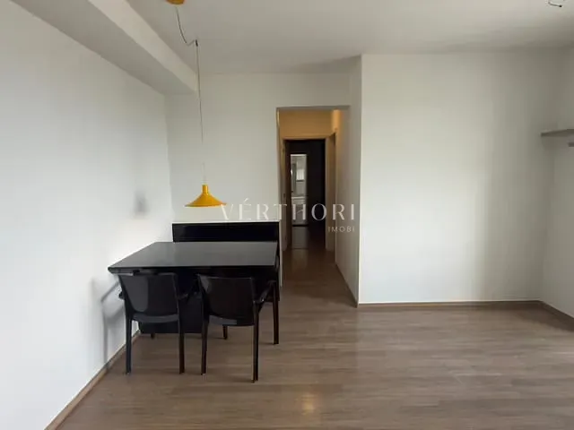 Apartamento 2 quartos e 1 banheiro, para alugar, no bairro Aurora em Londrina