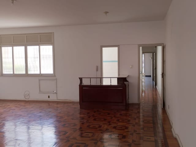 Apartamento 3 quartos e 5 banheiros, para alugar, no bairro Laranjeiras em Rio de Janeiro