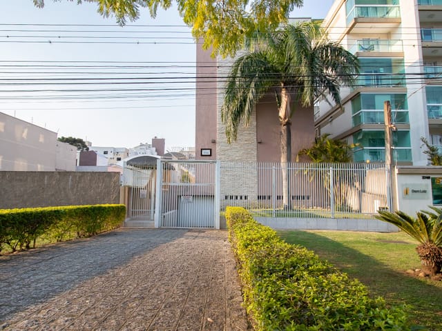 Foto do Apartamento - Apartamento 3 quartos sendo 1 Suíte, 1 vaga livre Água Verde pertinho do Batel.  | XS IMÓVEIS