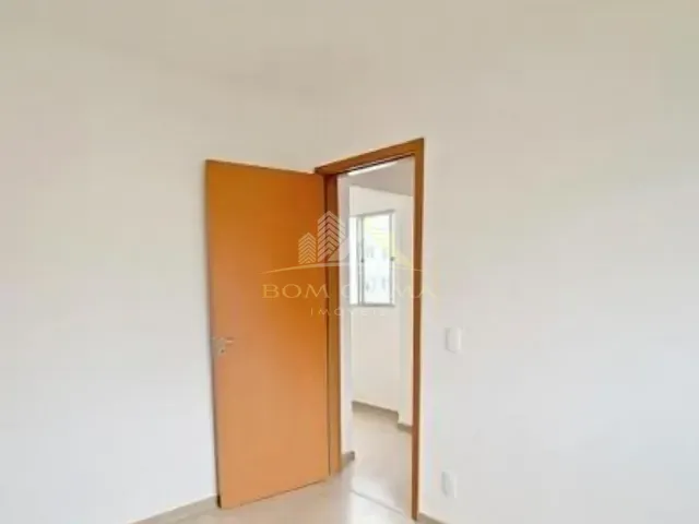 Apartamento 2 quartos e 1 banheiro, à venda, no bairro Democrata em Juiz de Fora