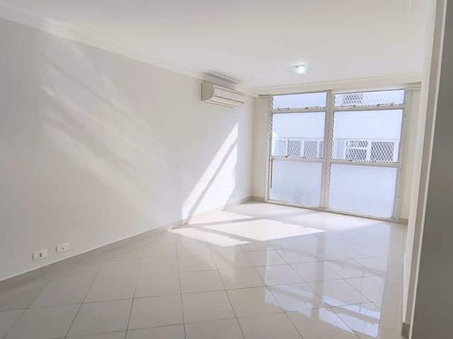 Apartamento 2 quartos e 2 banheiros, para alugar, no bairro Itaim Bibi em São Paulo