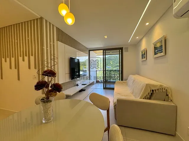 Apartamento 2 quartos e 3 banheiros, à venda ou para alugar, no bairro Jurerê em Florianópolis