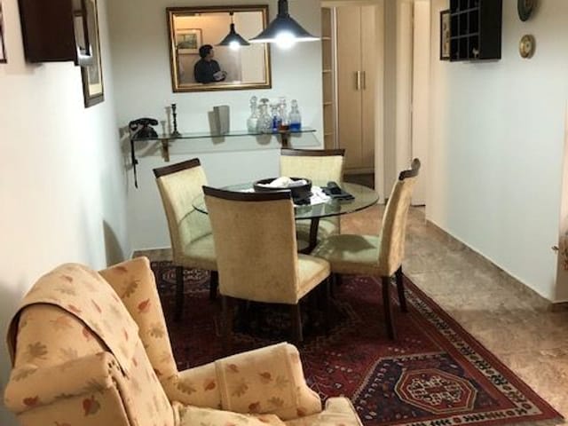 Foto do Apartamento - APARTAMENTO DE 2 DORMITÓRIOS GRANDES, SUPER REFORMADO, SEMIMOBILIADO E BEM LOCALIZADO, À VENDA, NO TATUAPÉ, À 800m DA ESTAÇÃO CARRÃO DO METRÔ. | Unique Imóveis