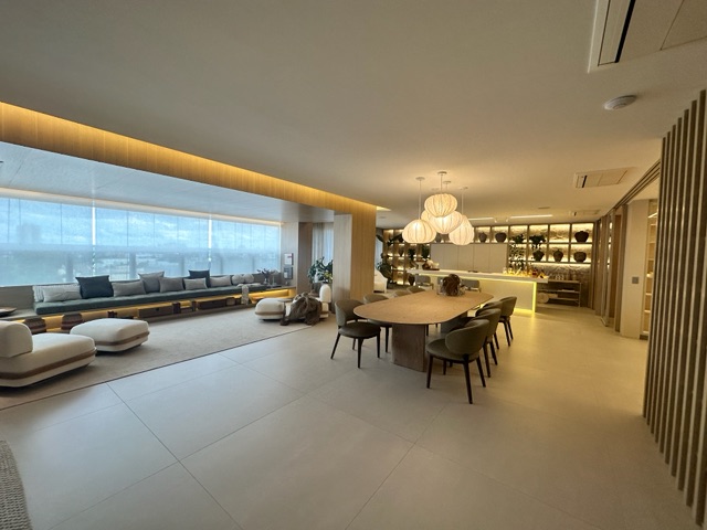 Apartamento com 571m² 4 quartos e 6 banheiros, à venda, no bairro Bela Suiça em Londrina