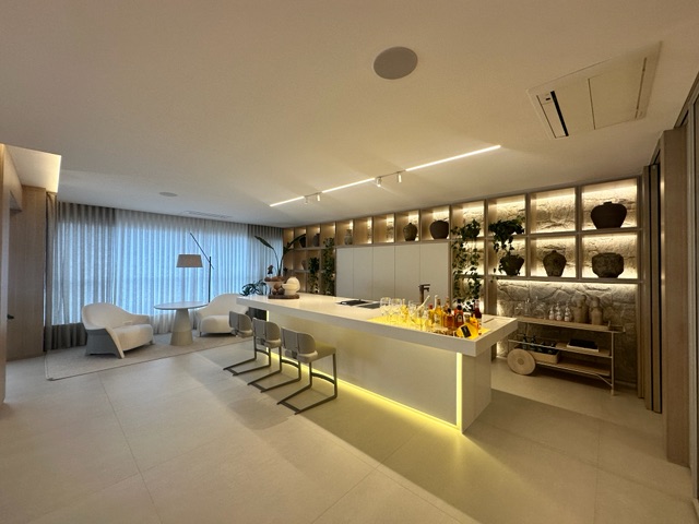 Apartamento com 571m² 4 quartos e 6 banheiros, à venda, no bairro Bela Suiça em Londrina